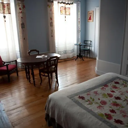 Konukevi Le Relais Du Passe-heures Cenans